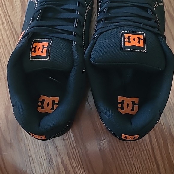 Skateboard sneakers new without tags,never been worn - Picture 2 of 10